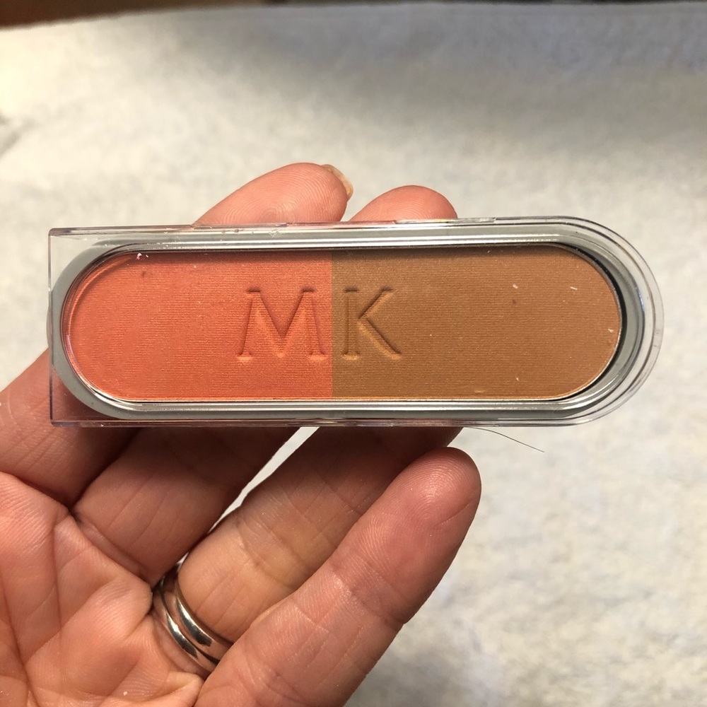 🎉5 for $25🎉 NWT MARY K CHEEK DUET
ISLAND SPICE